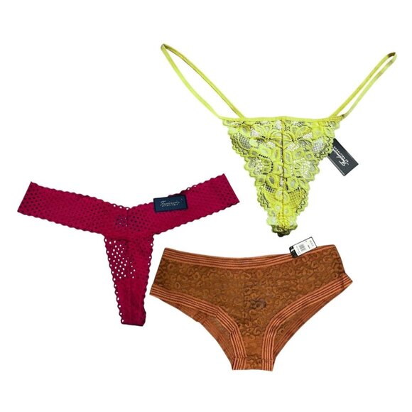 Fredericks of Hollywood NWT Set of 3 Thong Lace Panty Bundle Sz 1XL Red Black - Picture 1 of 13